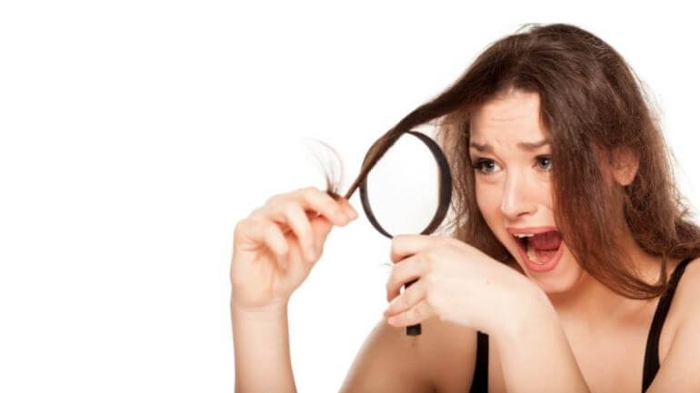 Víte, proč je dobré znát poréznost vlasů a jak ji poznat?